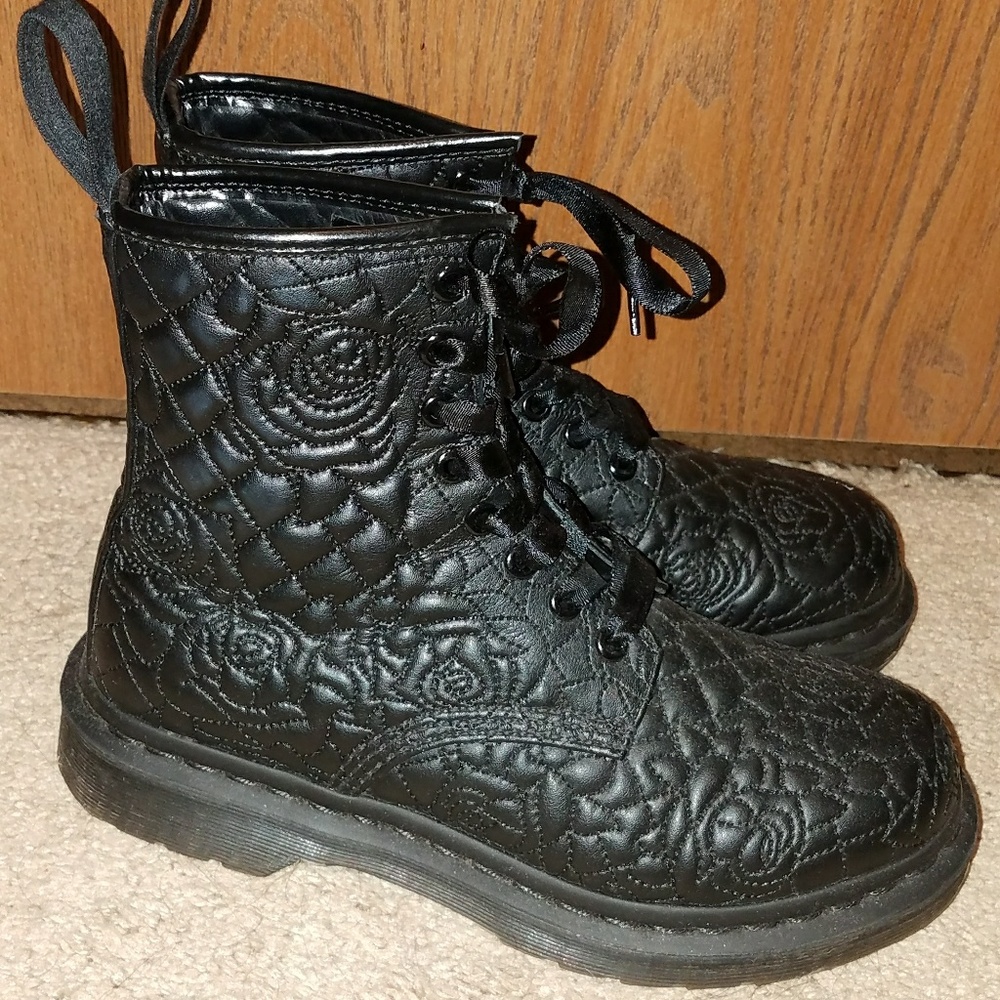 Dr. Martens Braise floral combat boots